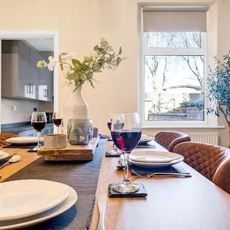 Inspira Stays - Stylish Modern 2 Bedroom House - 7 Mins From M1 - Free Parking - Wifi & Smart Tv Leicester Exterior photo