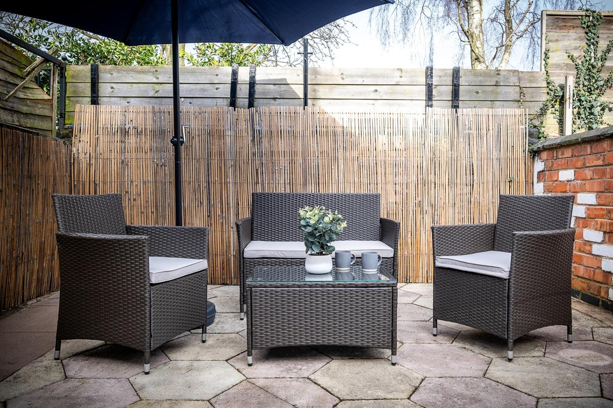 Inspira - Stylish Modern 2 Bedroom House - 7 Mins From M1 - Free Parking - Wifi & Smart Tv * Leicester
